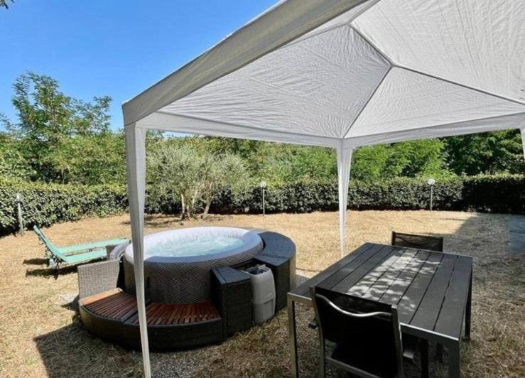 Appartamento Rustico Jacuzzi & Wine La Collina Esterno foto