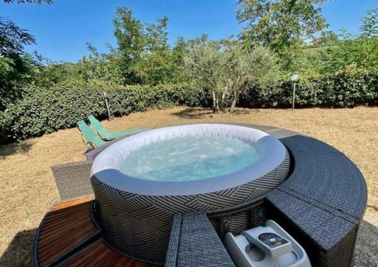 Appartamento Rustico Jacuzzi & Wine La Collina Esterno foto